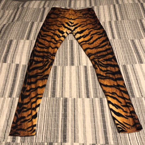 Tiger Print Leggings - Picture 2 of 3